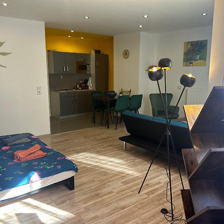 Piano Apartment Halle - Netflix - Free Wifi 4 Экстерьер фото
